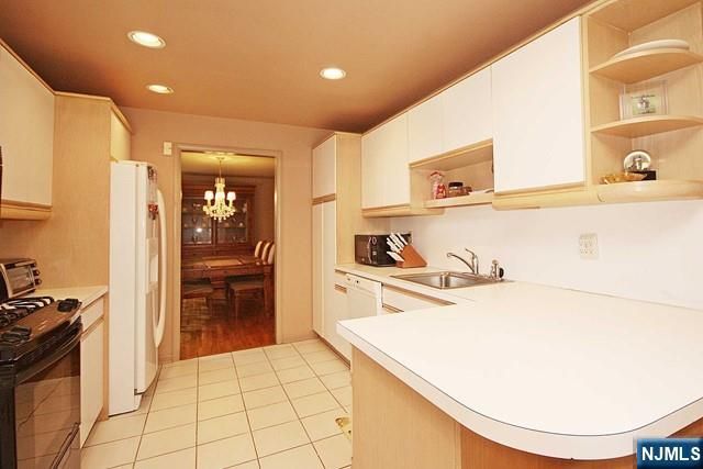 340 French Court, Teaneck, NJ 07666