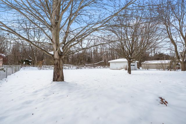 2229 W Osterhout Avenue, Portage City, MI 49024