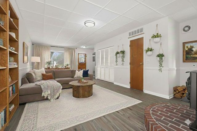 2229 W Osterhout Avenue, Portage City, MI 49024