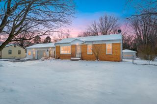 2229 W Osterhout Avenue, Portage City, MI 49024