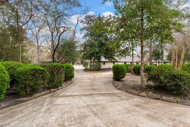 15585 Bedford Lane, Conroe, TX 77384