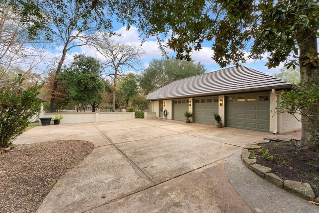 15585 Bedford Lane, Conroe, TX 77384