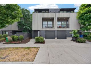 2618 N ROSA PARKS Way, Portland, OR 97217