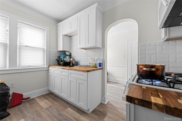 3334 Fullerton Street, Detroit, MI 48238