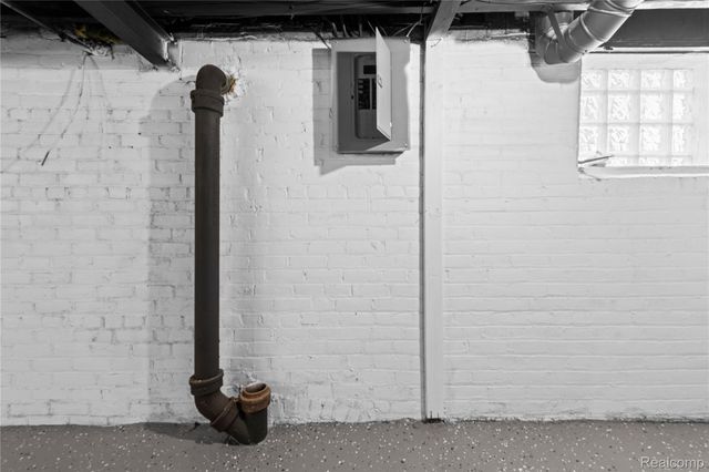 3334 Fullerton Street, Detroit, MI 48238