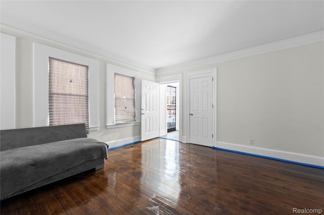 3334 Fullerton Street, Detroit, MI 48238