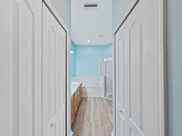 6077 SANDHILL RIDGE DRIVE, Lithia, FL 33547