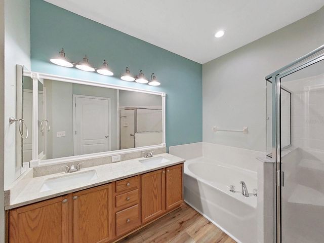 6077 SANDHILL RIDGE DRIVE, Lithia, FL 33547
