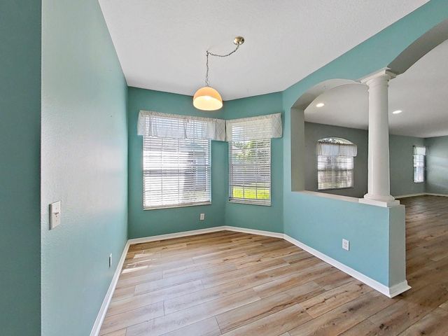 6077 SANDHILL RIDGE DRIVE, Lithia, FL 33547