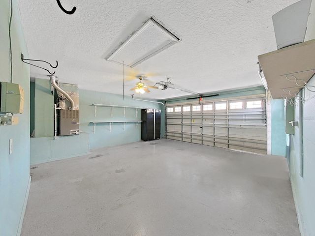 6077 SANDHILL RIDGE DRIVE, Lithia, FL 33547