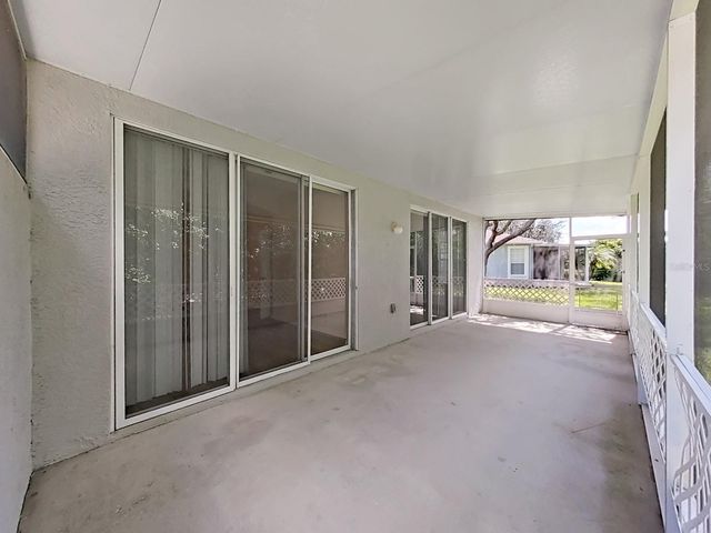 6077 SANDHILL RIDGE DRIVE, Lithia, FL 33547