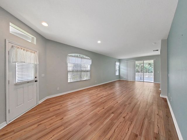 6077 SANDHILL RIDGE DRIVE, Lithia, FL 33547