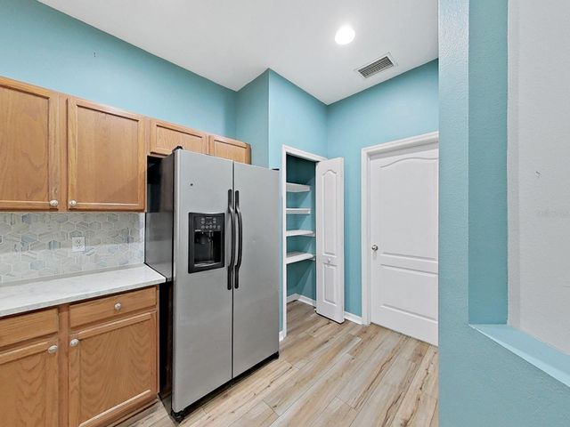 6077 SANDHILL RIDGE DRIVE, Lithia, FL 33547