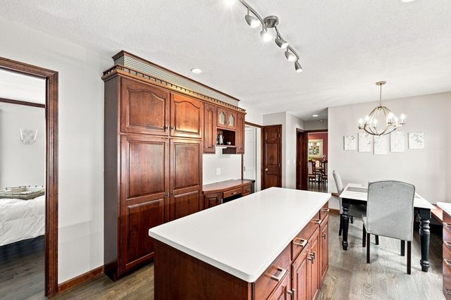 27 Shirley St, Wilbraham, MA 01095