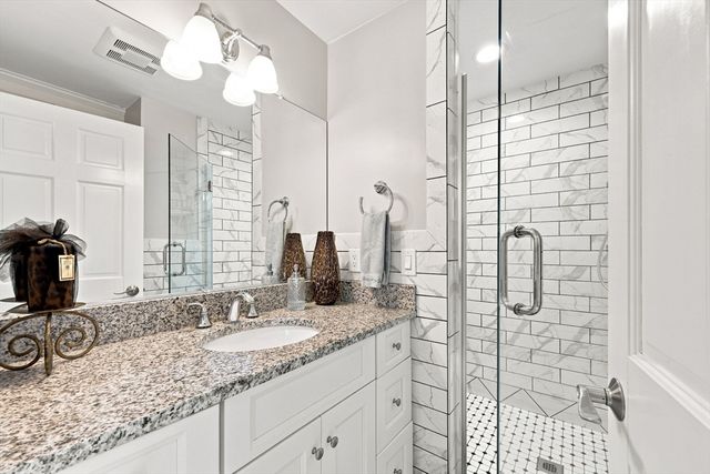 27 Shirley St, Wilbraham, MA 01095