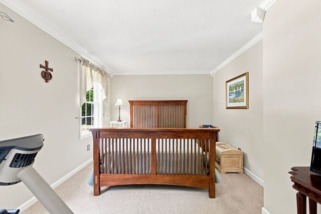 27 Shirley St, Wilbraham, MA 01095