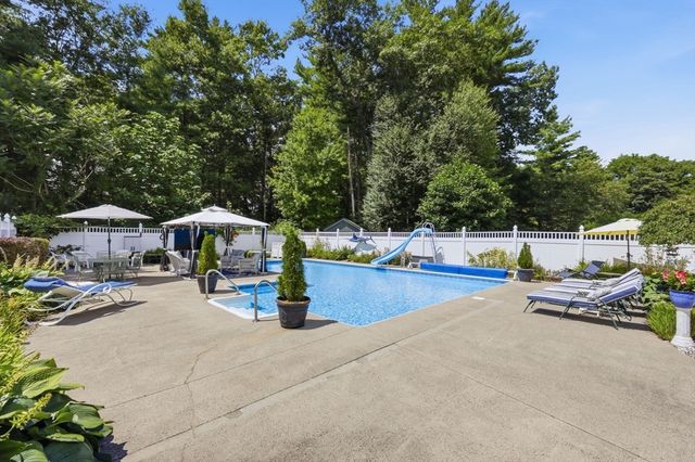 27 Shirley St, Wilbraham, MA 01095