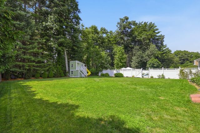 27 Shirley St, Wilbraham, MA 01095