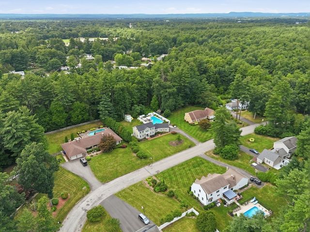 27 Shirley St, Wilbraham, MA 01095