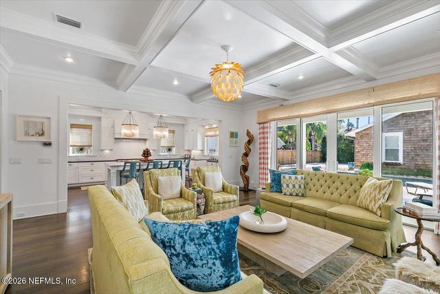 360 5TH Street, Atlantic Beach, FL 32233