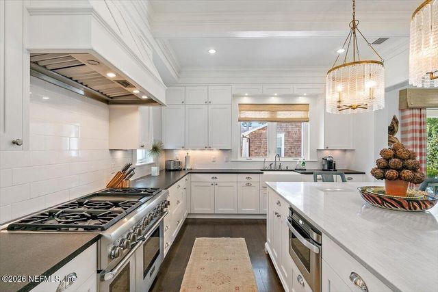 360 5TH Street, Atlantic Beach, FL 32233