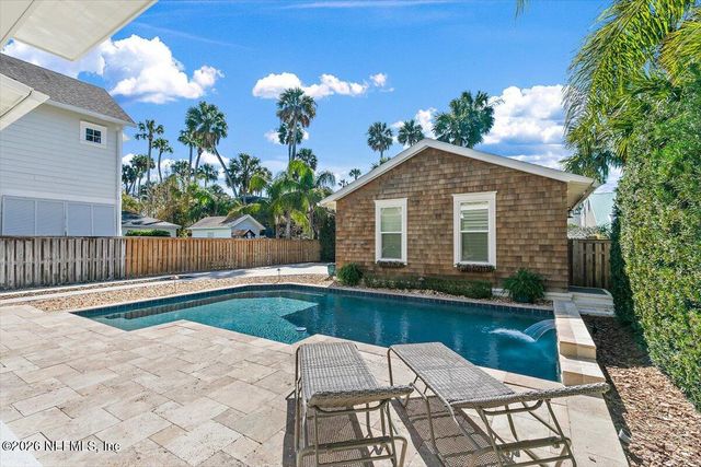 360 5TH Street, Atlantic Beach, FL 32233