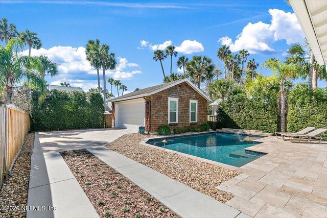 360 5TH Street, Atlantic Beach, FL 32233