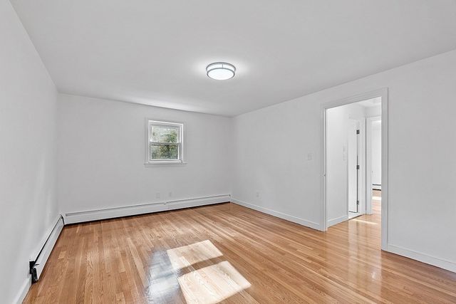 7 Sunnyside Ave, Wellesley, MA 02482