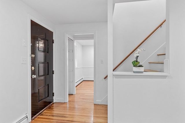 7 Sunnyside Ave, Wellesley, MA 02482