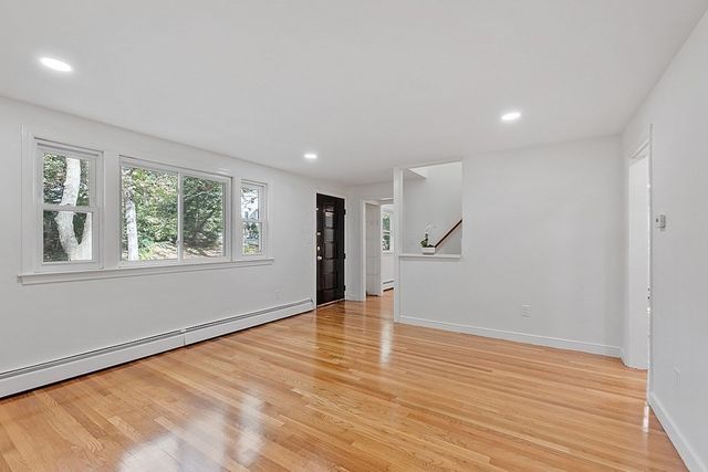 7 Sunnyside Ave, Wellesley, MA 02482