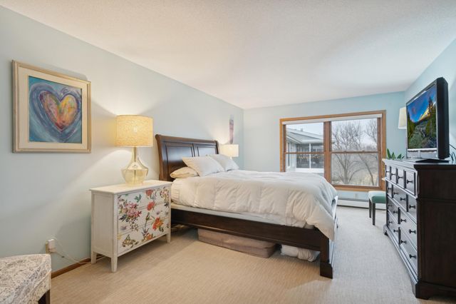 3020 Saint Albans Mill Road 310, Minnetonka, MN 55305