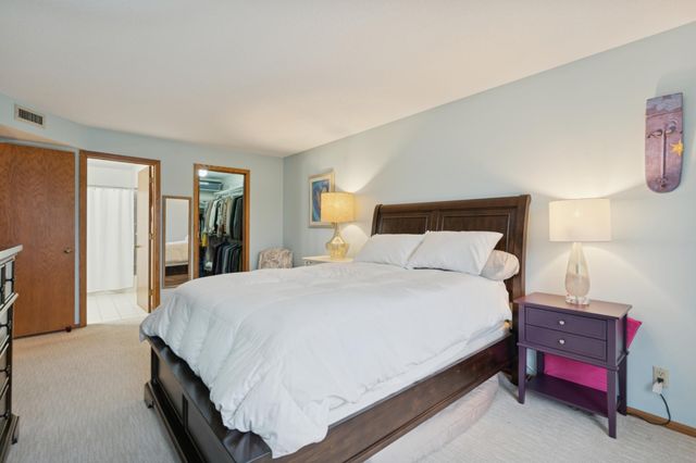 3020 Saint Albans Mill Road 310, Minnetonka, MN 55305