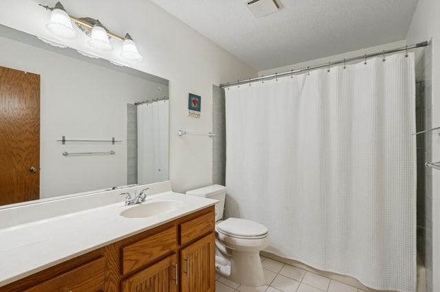 3020 Saint Albans Mill Road 310, Minnetonka, MN 55305