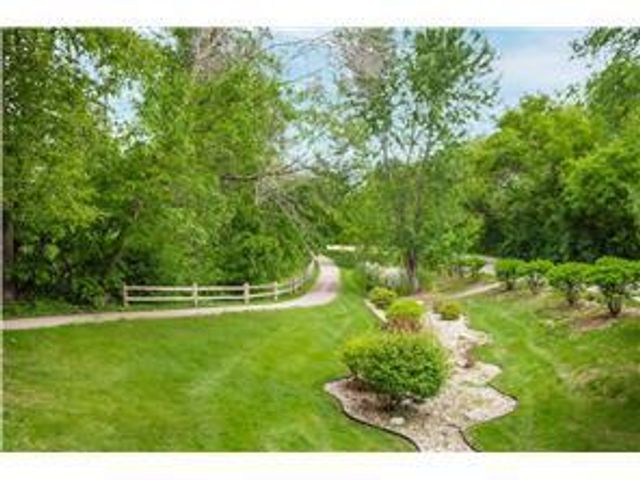 3020 Saint Albans Mill Road 310, Minnetonka, MN 55305