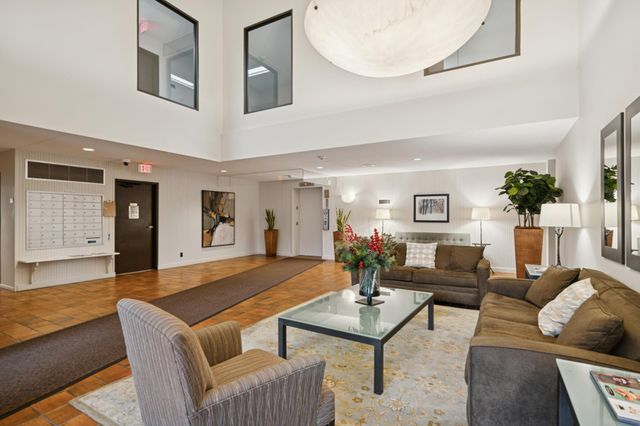 3020 Saint Albans Mill Road 310, Minnetonka, MN 55305