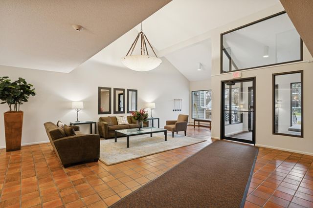 3020 Saint Albans Mill Road 310, Minnetonka, MN 55305