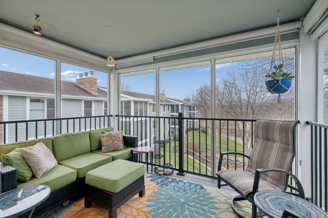 3020 Saint Albans Mill Road 310, Minnetonka, MN 55305