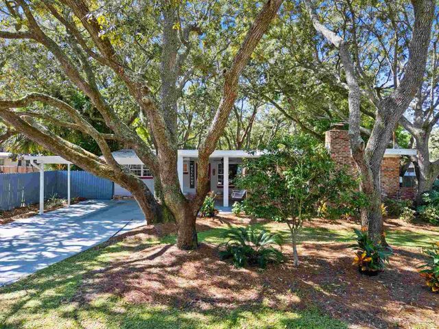 314 Camelia St, Gulf Breeze, FL 32561