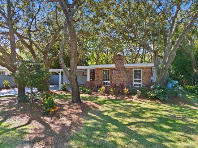 314 Camelia St, Gulf Breeze, FL 32561