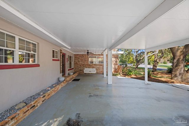 314 Camelia St, Gulf Breeze, FL 32561