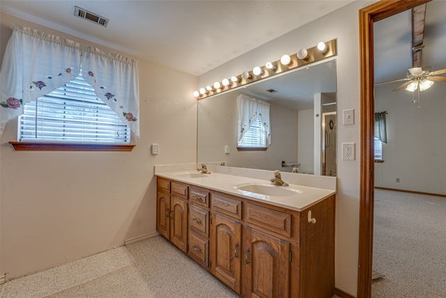 180 Rs County Road 1250, Emory, TX 75440