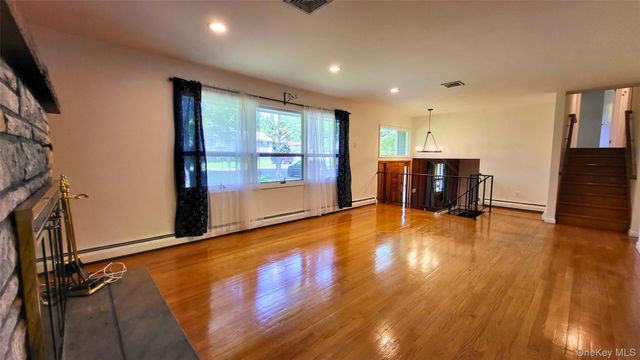 116 New Hackensack Road, Wappingers Falls, NY 12590