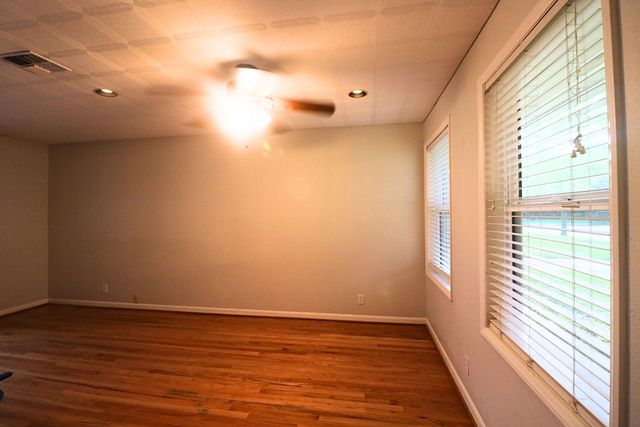 5339 Carew Street, Houston, TX 77096