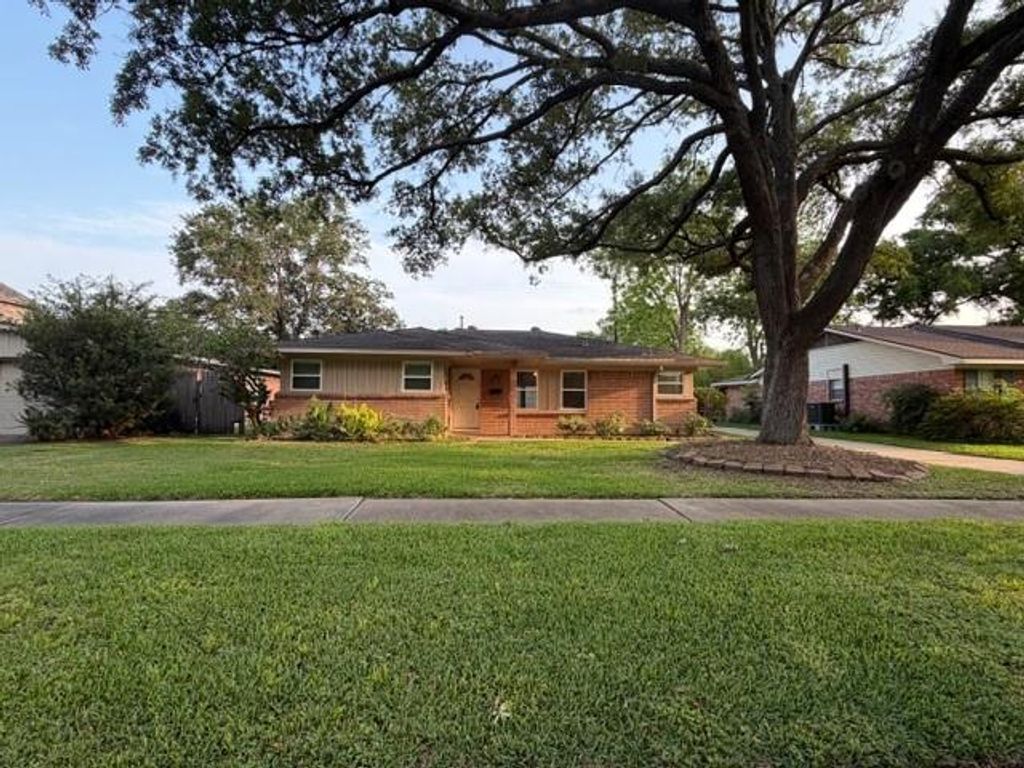 5339 Carew Street, Houston, TX 77096