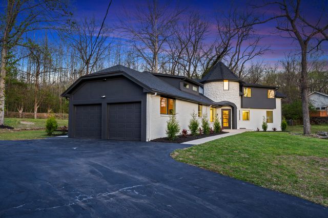 5554 S Woodcliffe Drive, Springfield, MO 65804