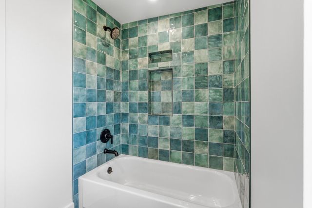 5554 S Woodcliffe Drive, Springfield, MO 65804