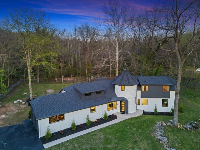 5554 S Woodcliffe Drive, Springfield, MO 65804