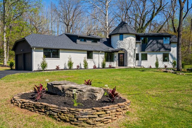 5554 S Woodcliffe Drive, Springfield, MO 65804