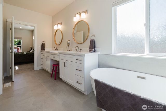 1726 Lilypad Place E, Port Orchard, WA 98366