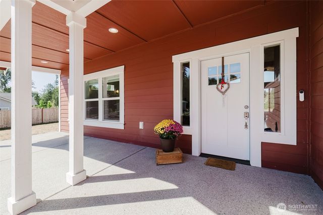 1726 Lilypad Place E, Port Orchard, WA 98366